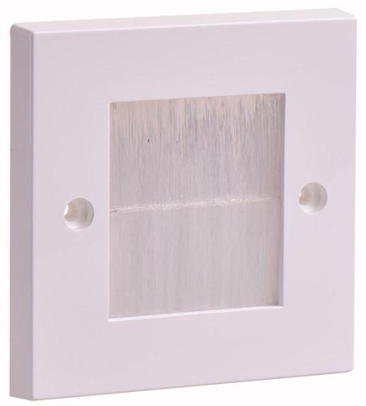 1-Gang Cable Entry Brush Wall Plate White/White Brushes 50x45mm - AV STAR