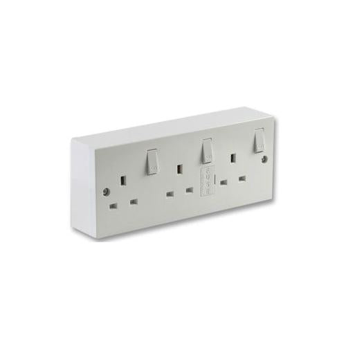 PRO ELEC - 433/443 - ONE TO THREE SOCKET CONVERTER