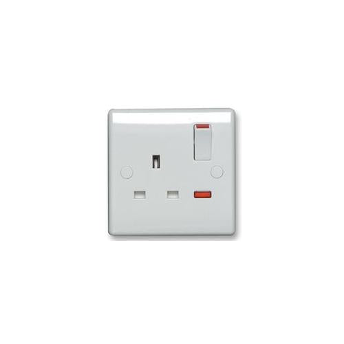 BG - 825 - SOCKET 1 GANG SWITCHED + NEON