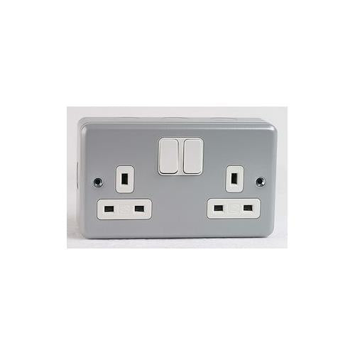 MK (ELECTRIC) - K2946ALM - METALCLAD+ 2 GANG SWITCHED SOCKET