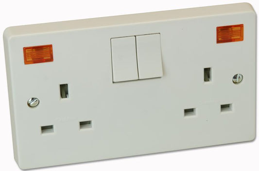 CRABTREE - 4306/3D - 2 GANG SINGLE POLE SWITCHED SOCKET