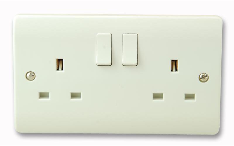 CCA606 Click Socket 2 Gang Switched